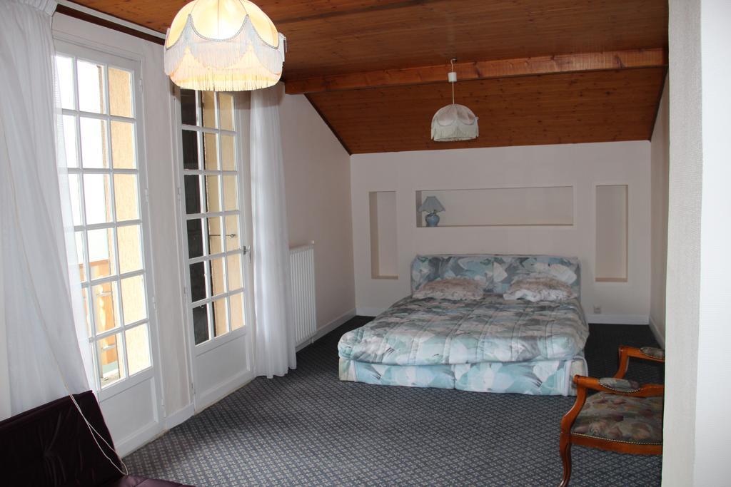 Holiday Home Maison De La Litiere Pugny-Chatenod Room photo